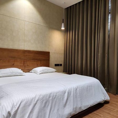 Gulzar 2Bhk Service Apartment, Канур Екстериор снимка