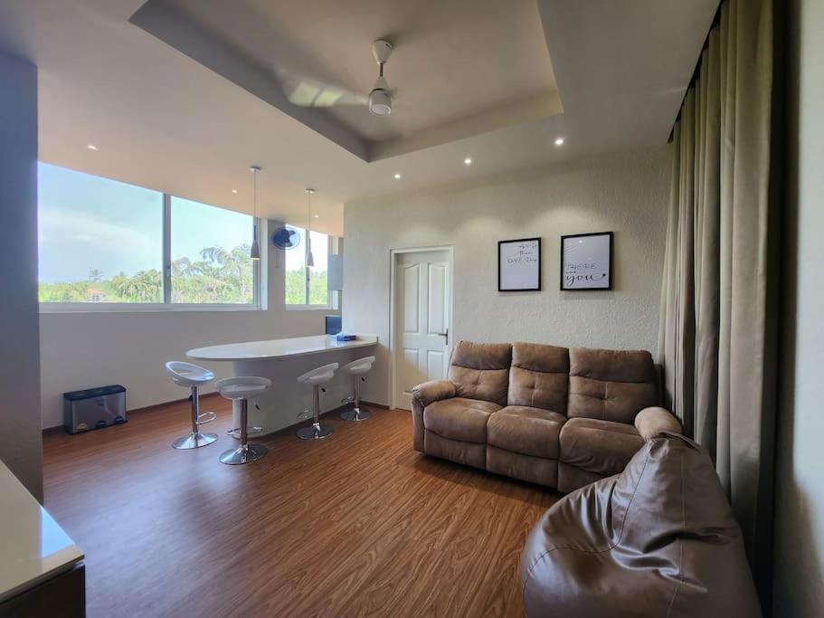 Gulzar 2Bhk Service Apartment, Канур Екстериор снимка